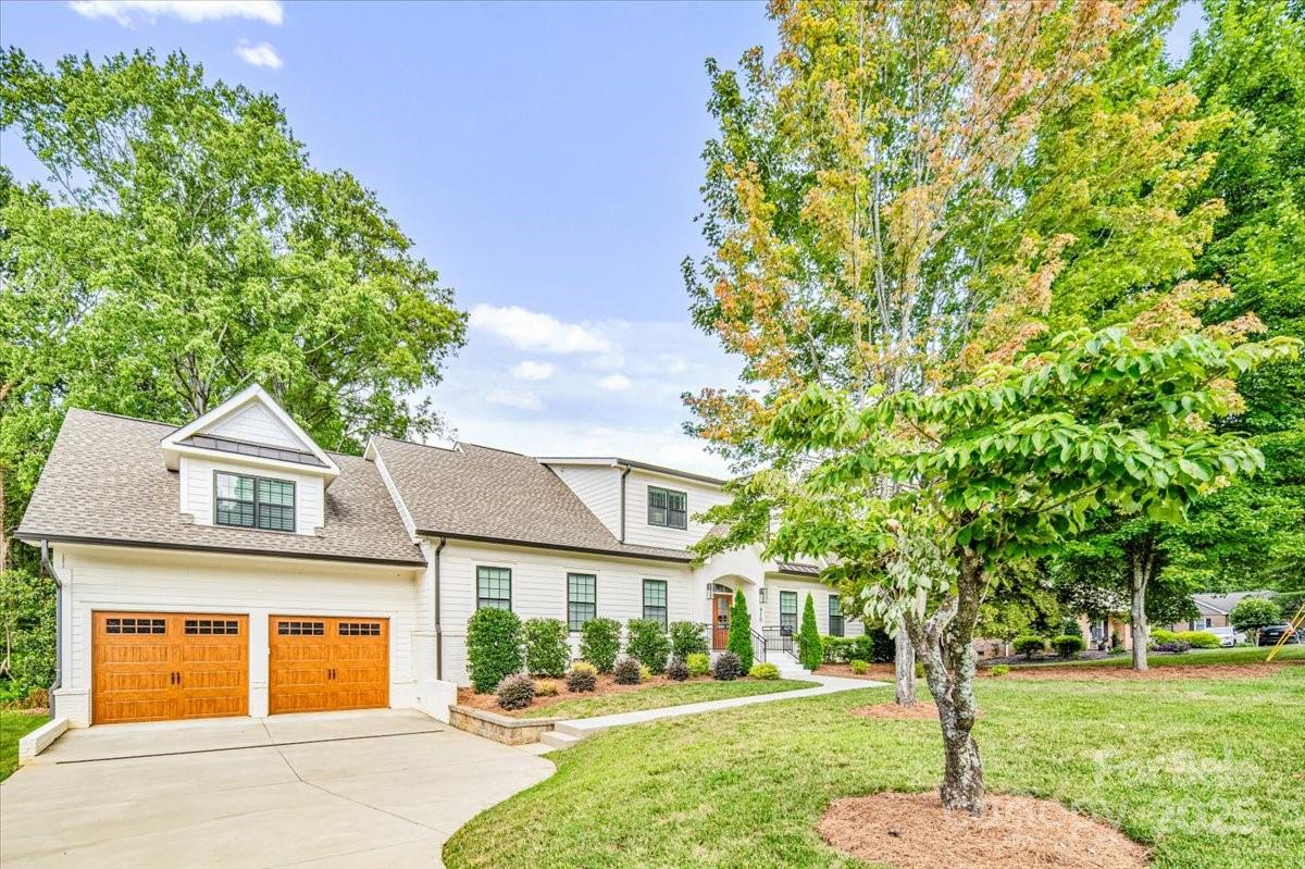 910 Heather Lane