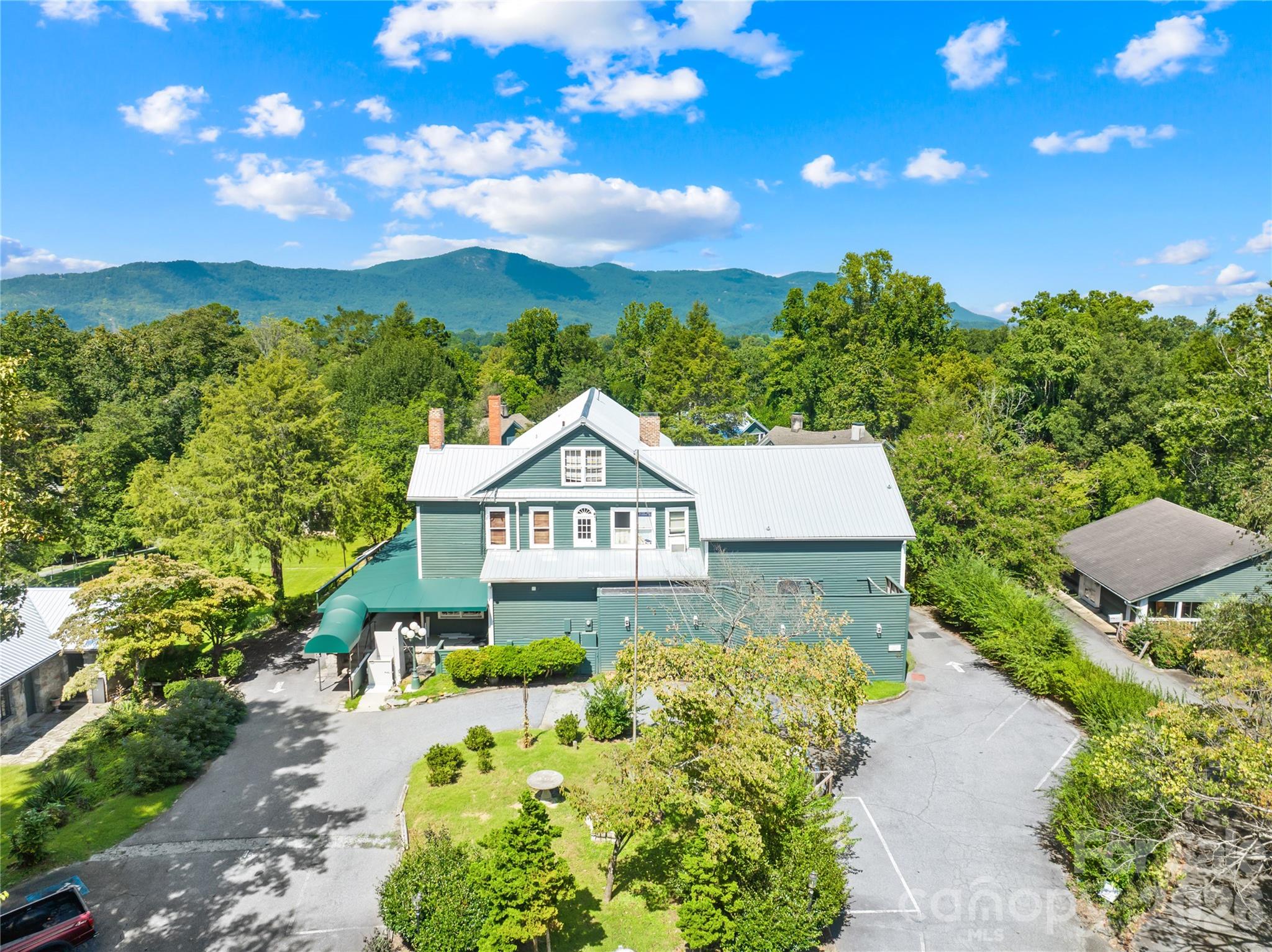 85 Pinecrest Lane
