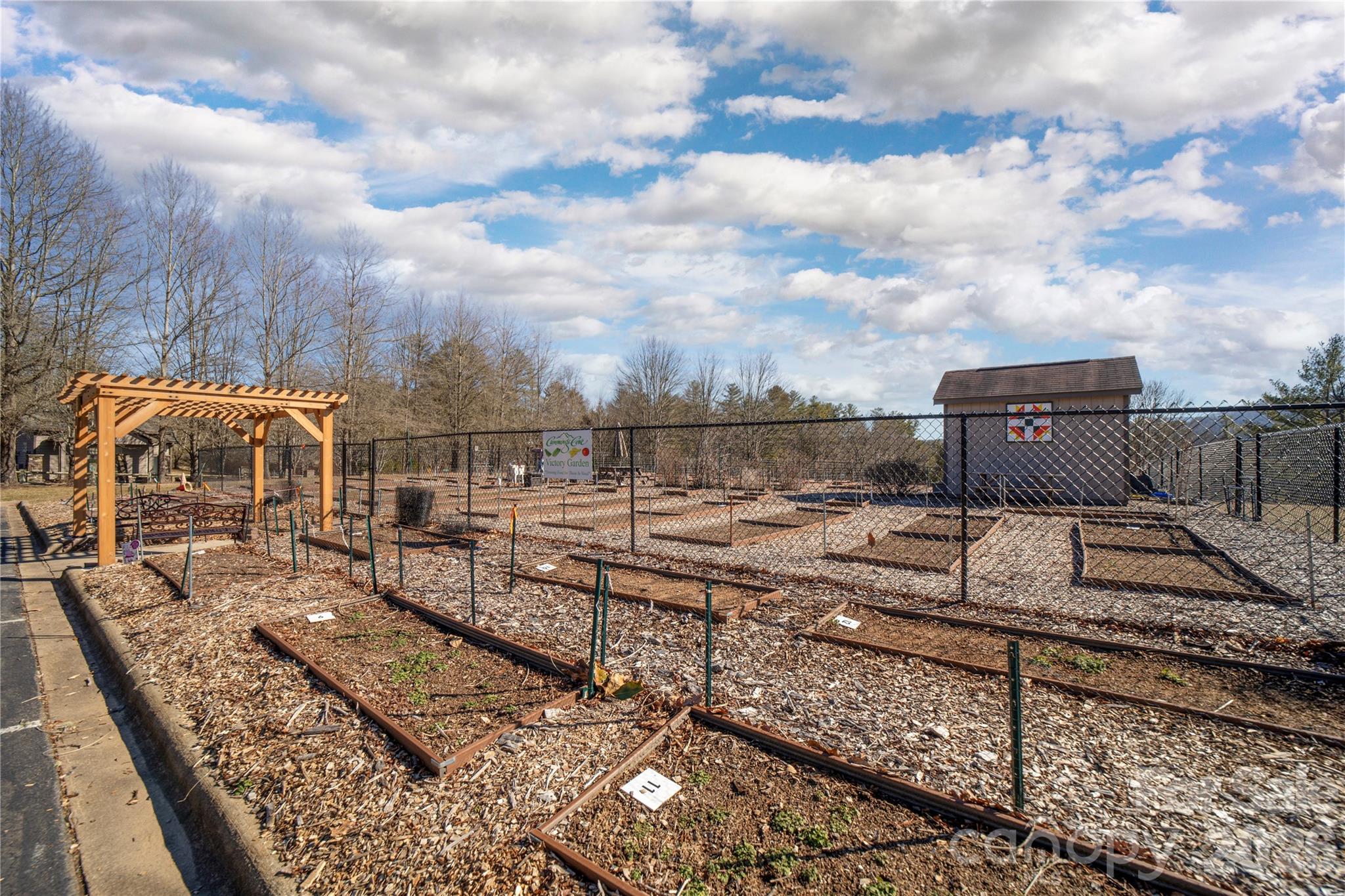 Cummings Cove - Land