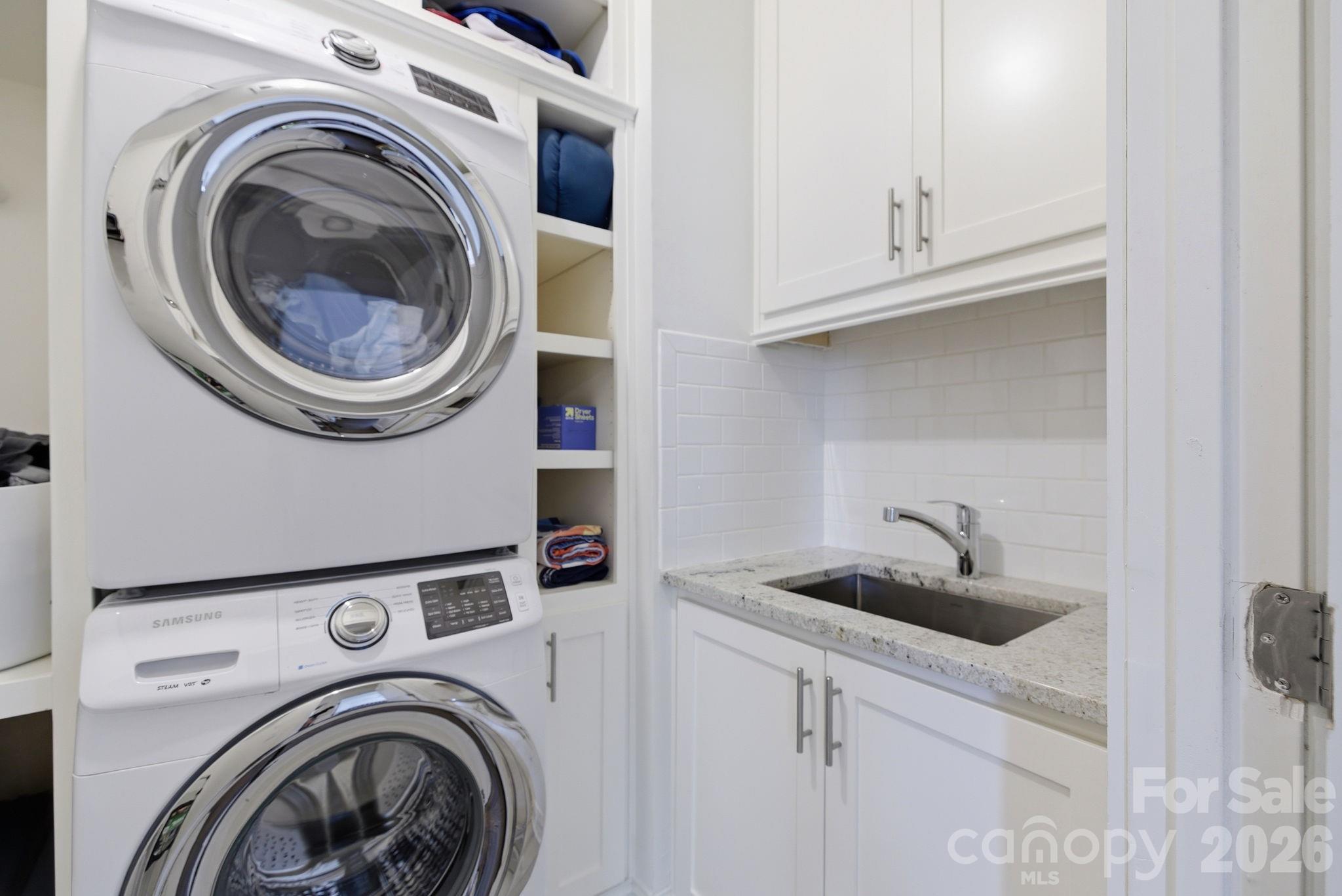 The Oaks at Midwood - Residential