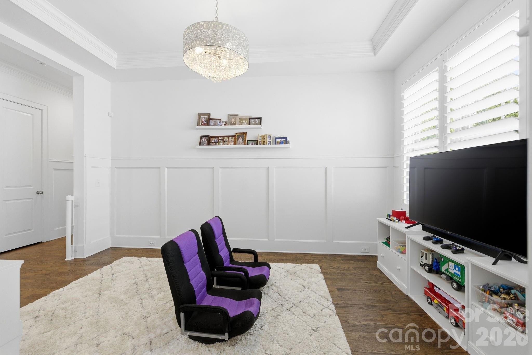 The Oaks at Midwood - Residential