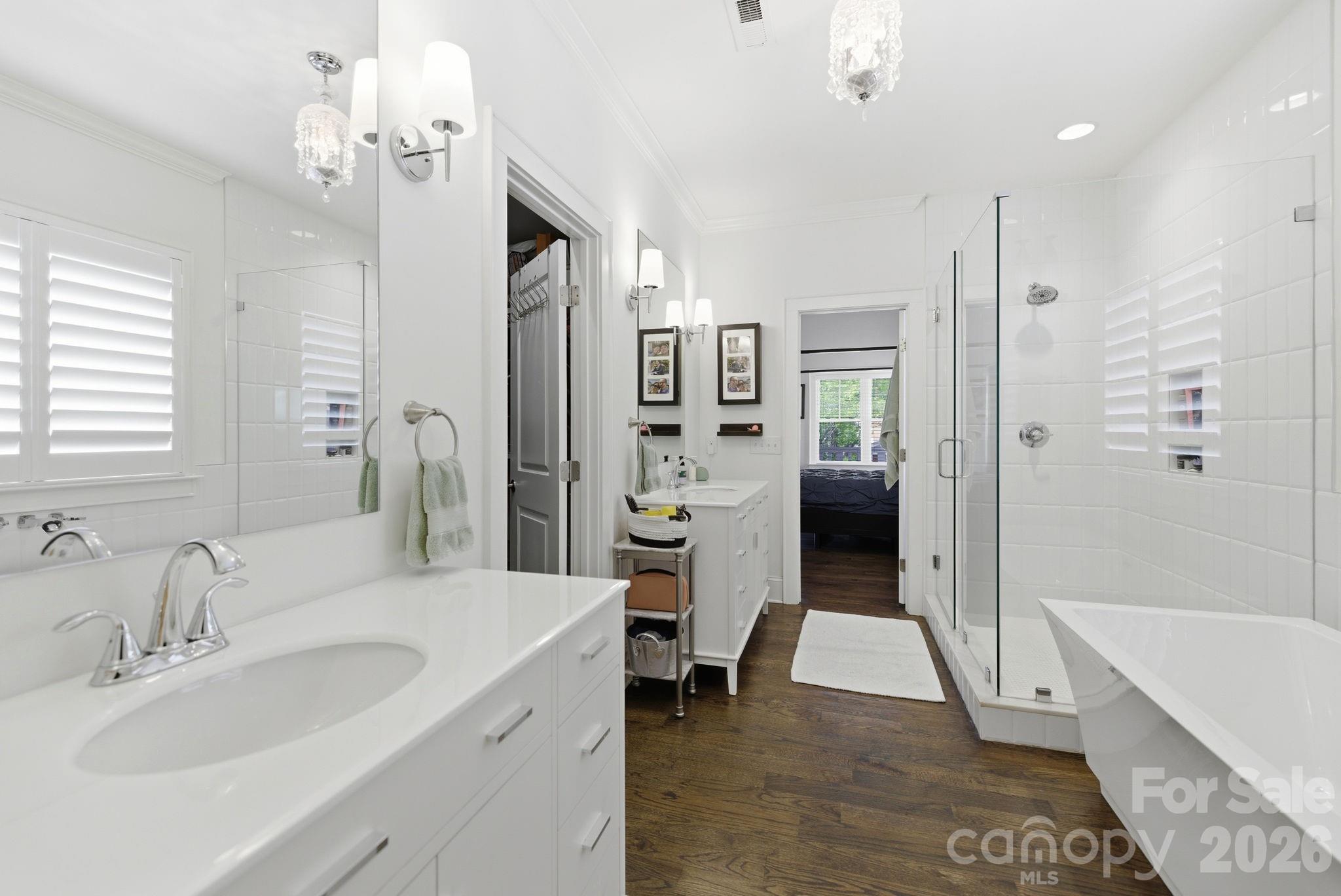 The Oaks at Midwood - Residential