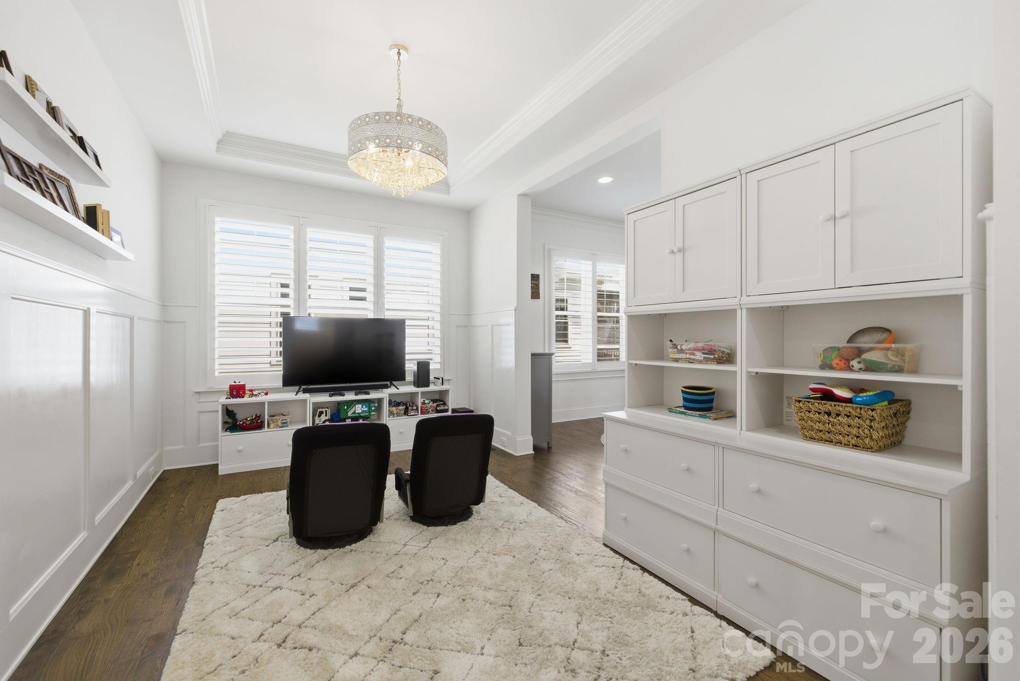 The Oaks at Midwood - Residential