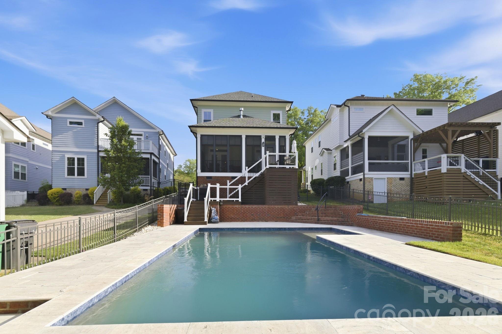 The Oaks at Midwood - Residential