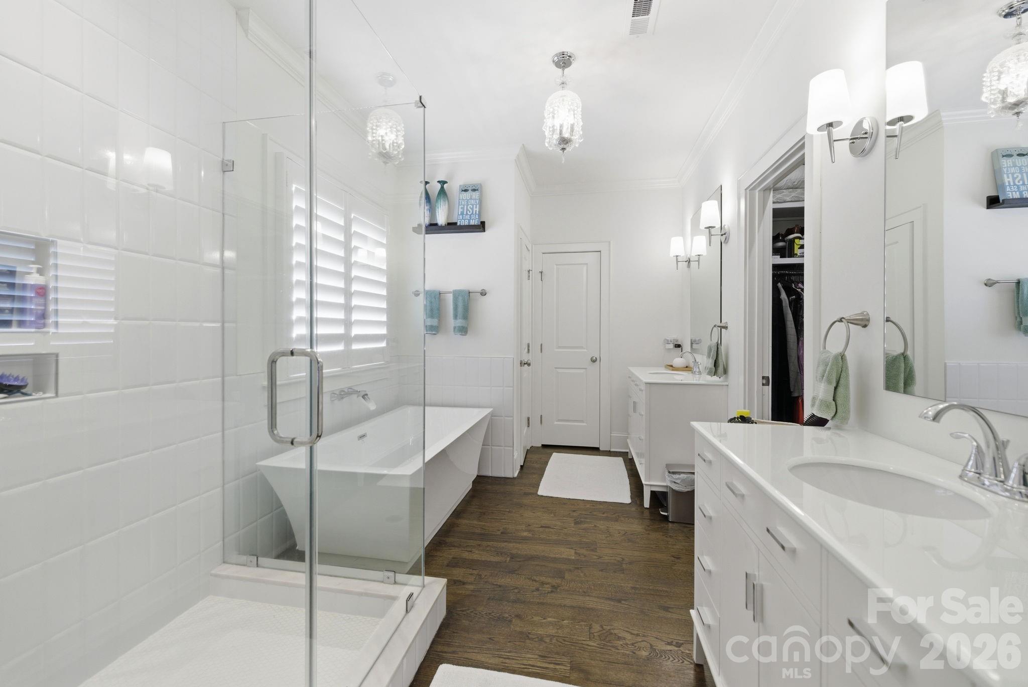 The Oaks at Midwood - Residential