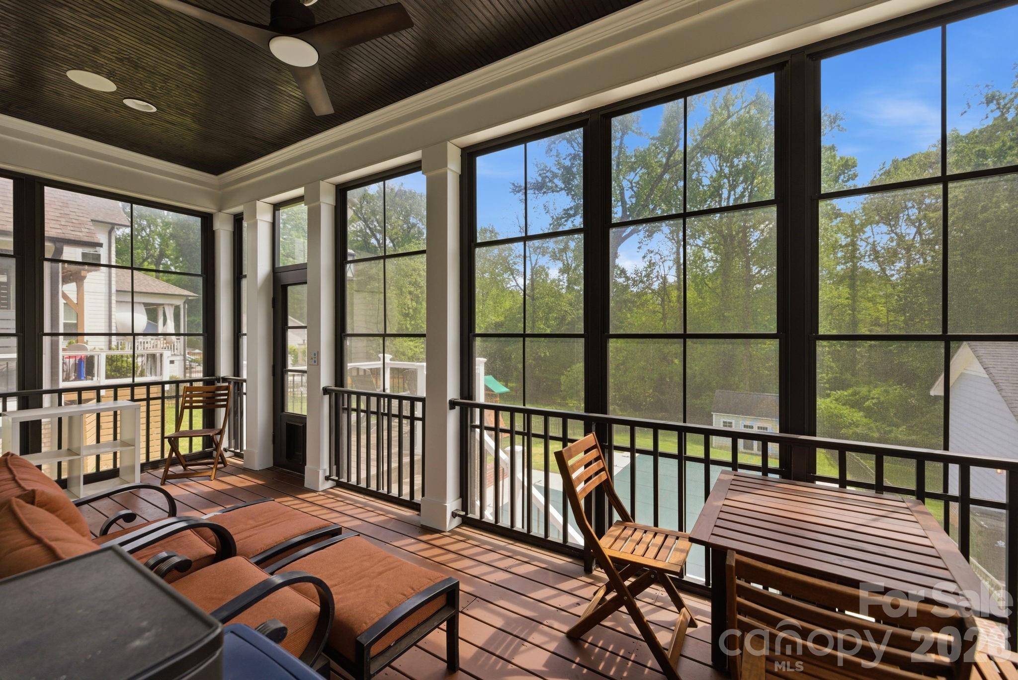 The Oaks at Midwood - Residential