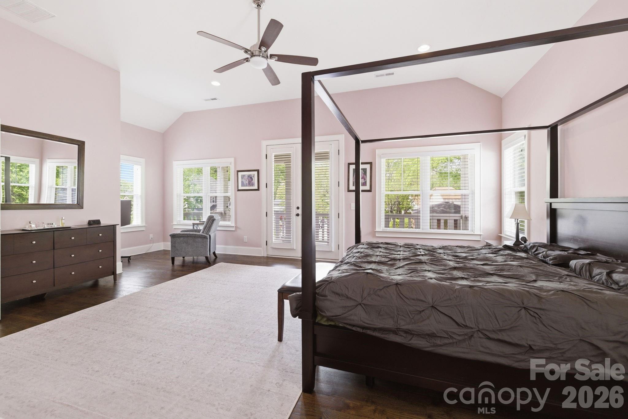 The Oaks at Midwood - Residential