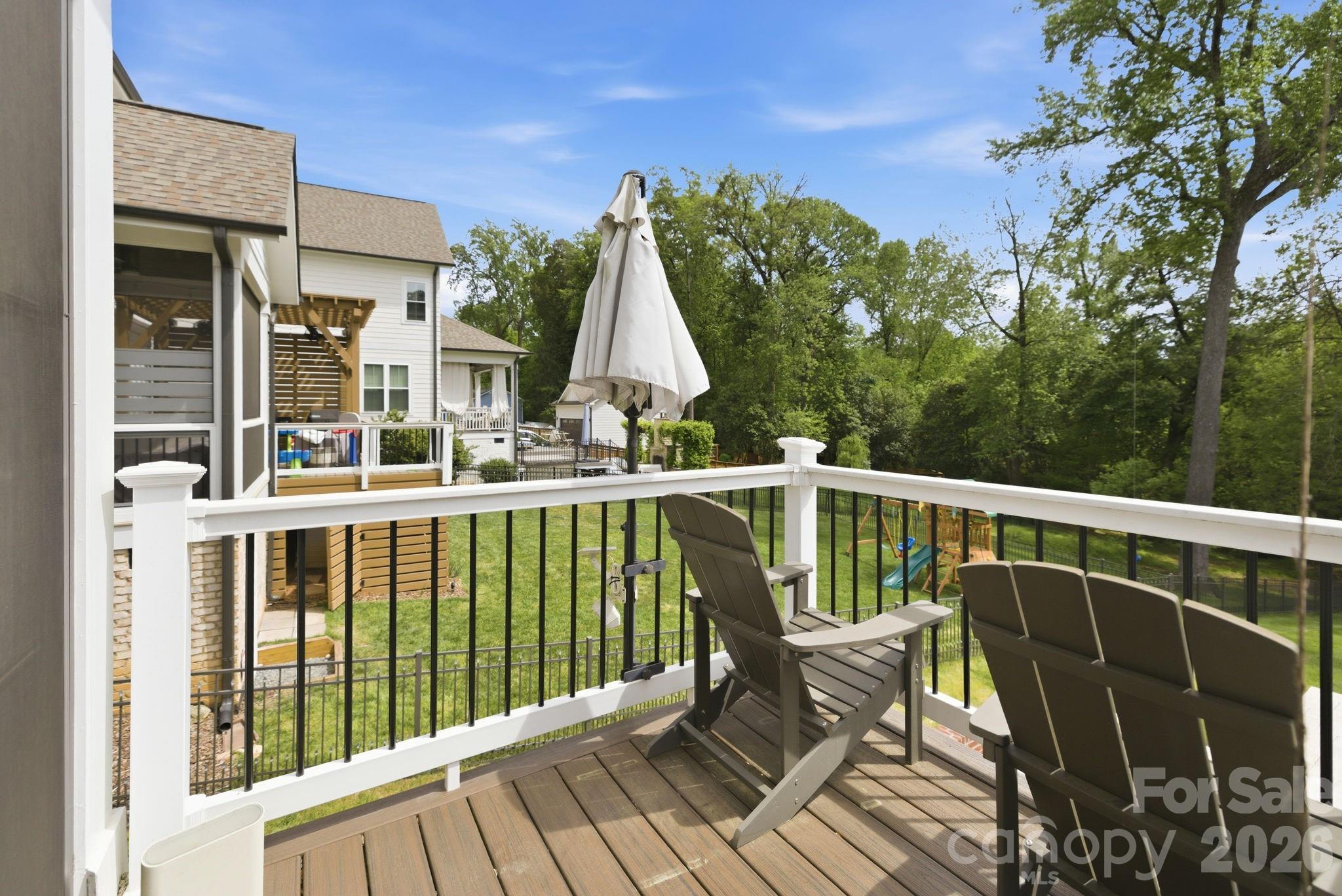 The Oaks at Midwood - Residential