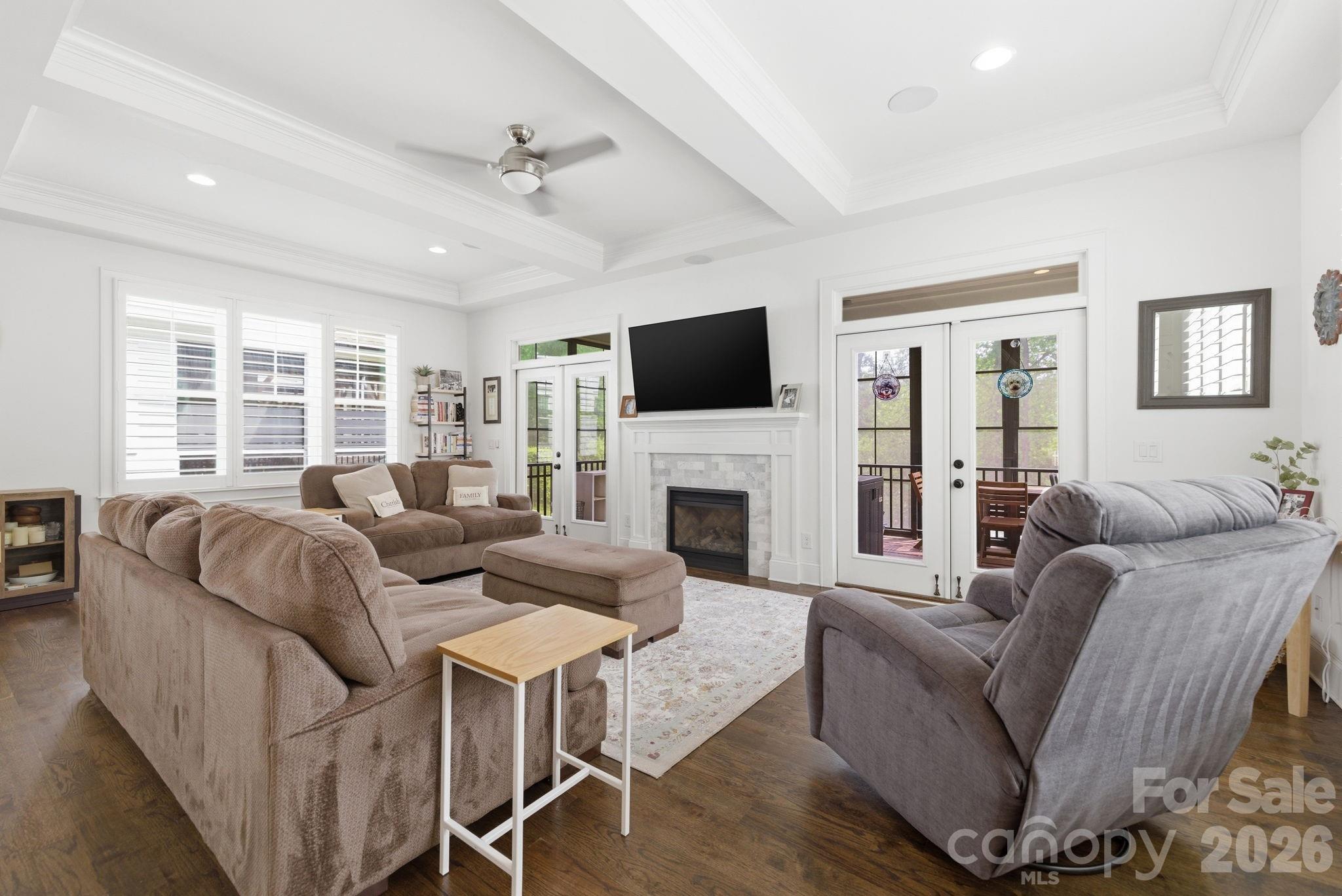 The Oaks at Midwood - Residential