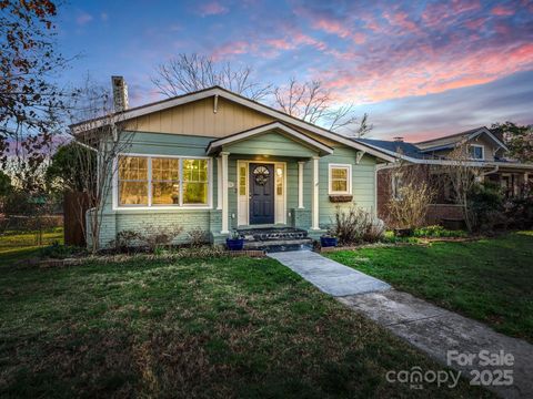 Photo of 1534 Kensington Road, Hendersonville, NC 28791 (MLS # 4234202)