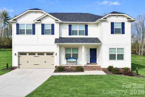 137 Northlake Drive Statesville NC 28677