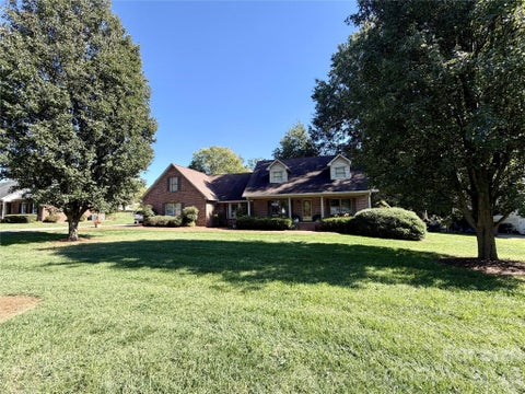 Photo of 990 Royal Drive, Lincolnton, NC 28092 (MLS # 4434784)