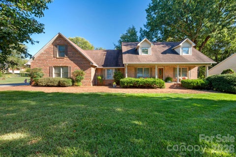 Photo of 990 Royal Drive, Lincolnton, NC 28092 (MLS # 4434784)