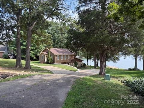2060 Stoneview Circle Shelby NC 28150