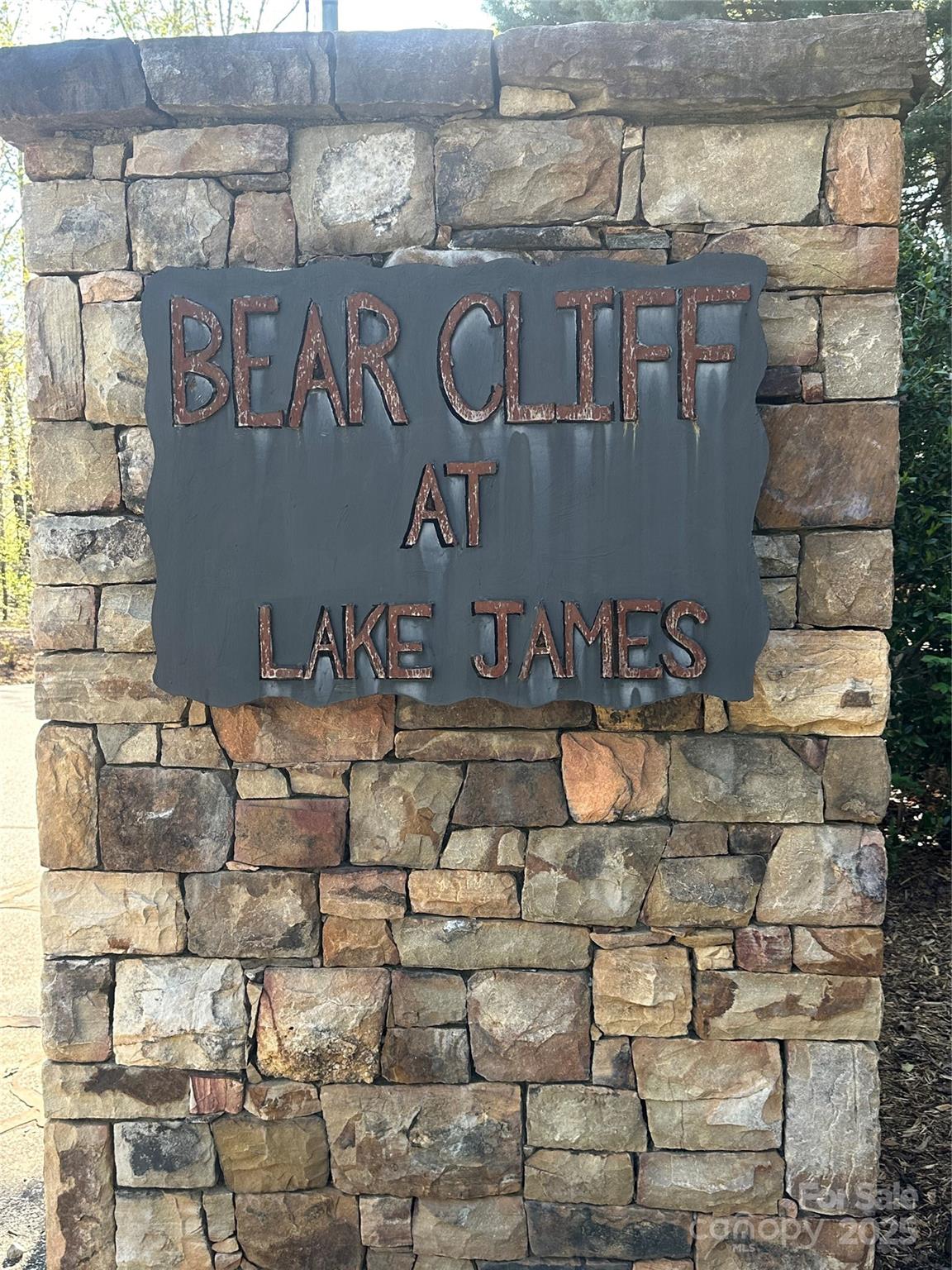 Bear Cliff - Land