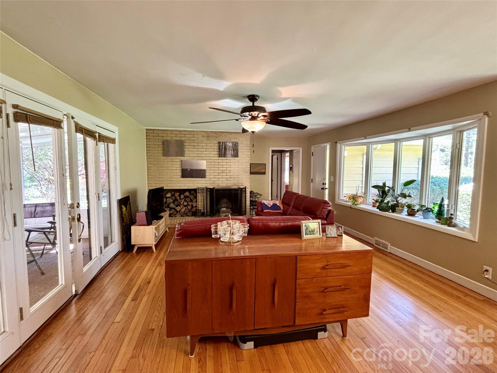 2732 Holly Hill Drive N