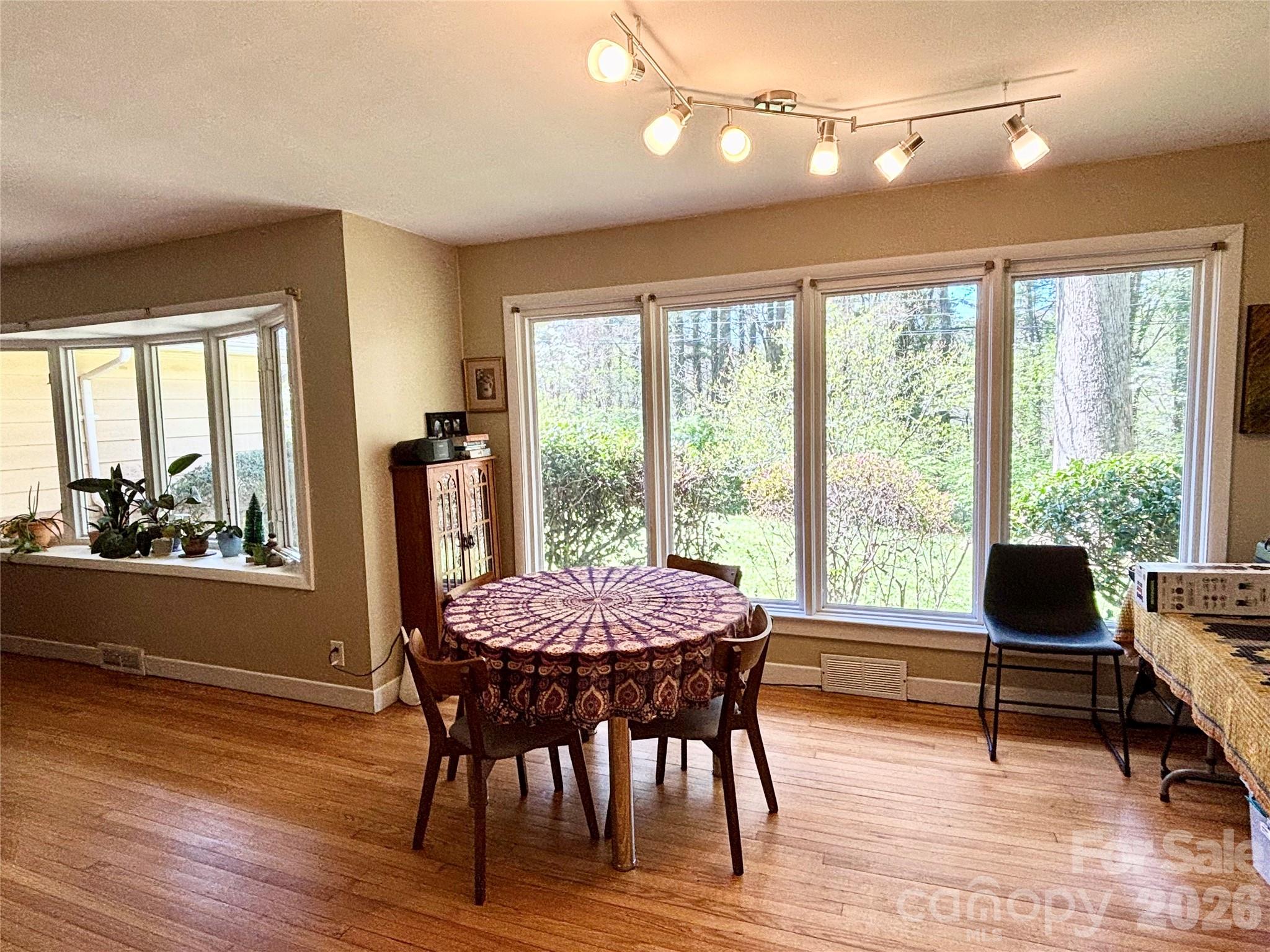 2732 Holly Hill Drive N