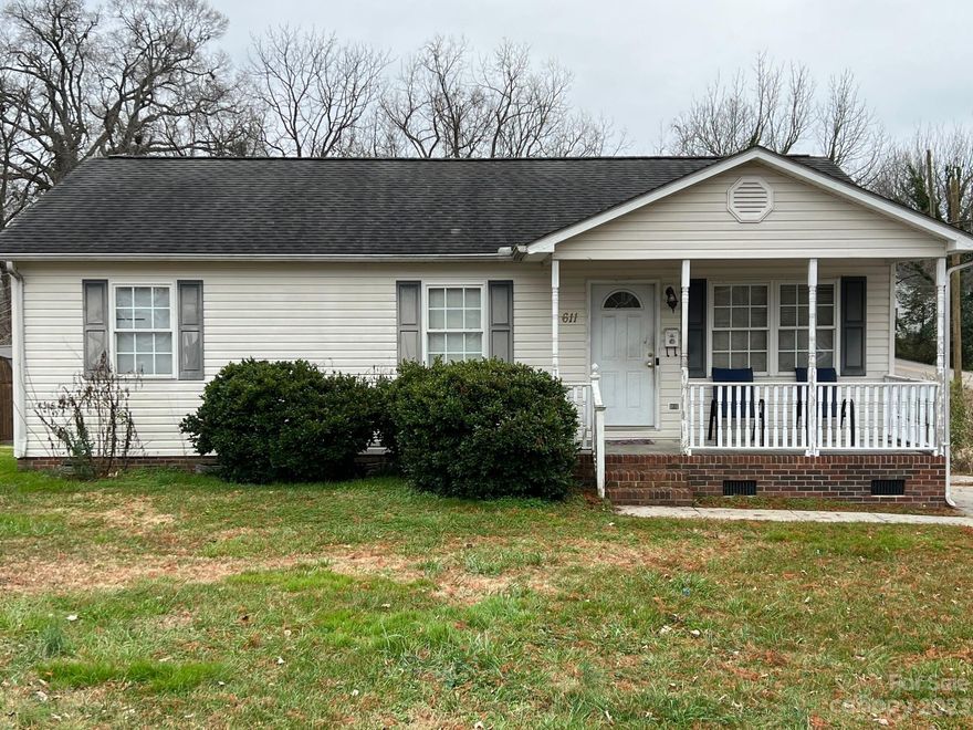 VACANT AND READY TO SELL!!!  Nice corner lot home in Spencer.   3 Bedroom, 2 Bath Home ready for a little TLC.  Only minutes from shopping, restaurants, and I-85. Home being sold AS-IS.  Please come out to see the many possibilities!