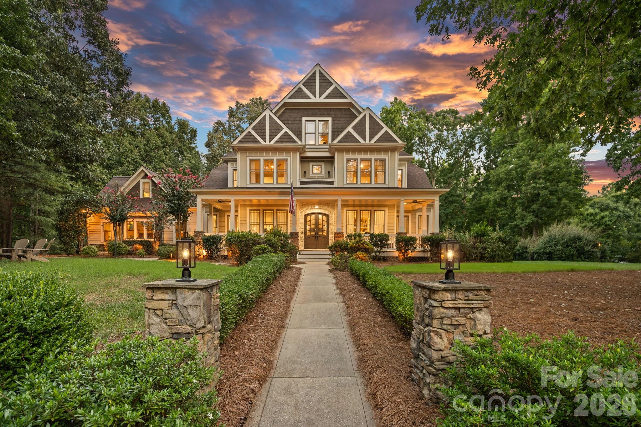157 Dedham Loop