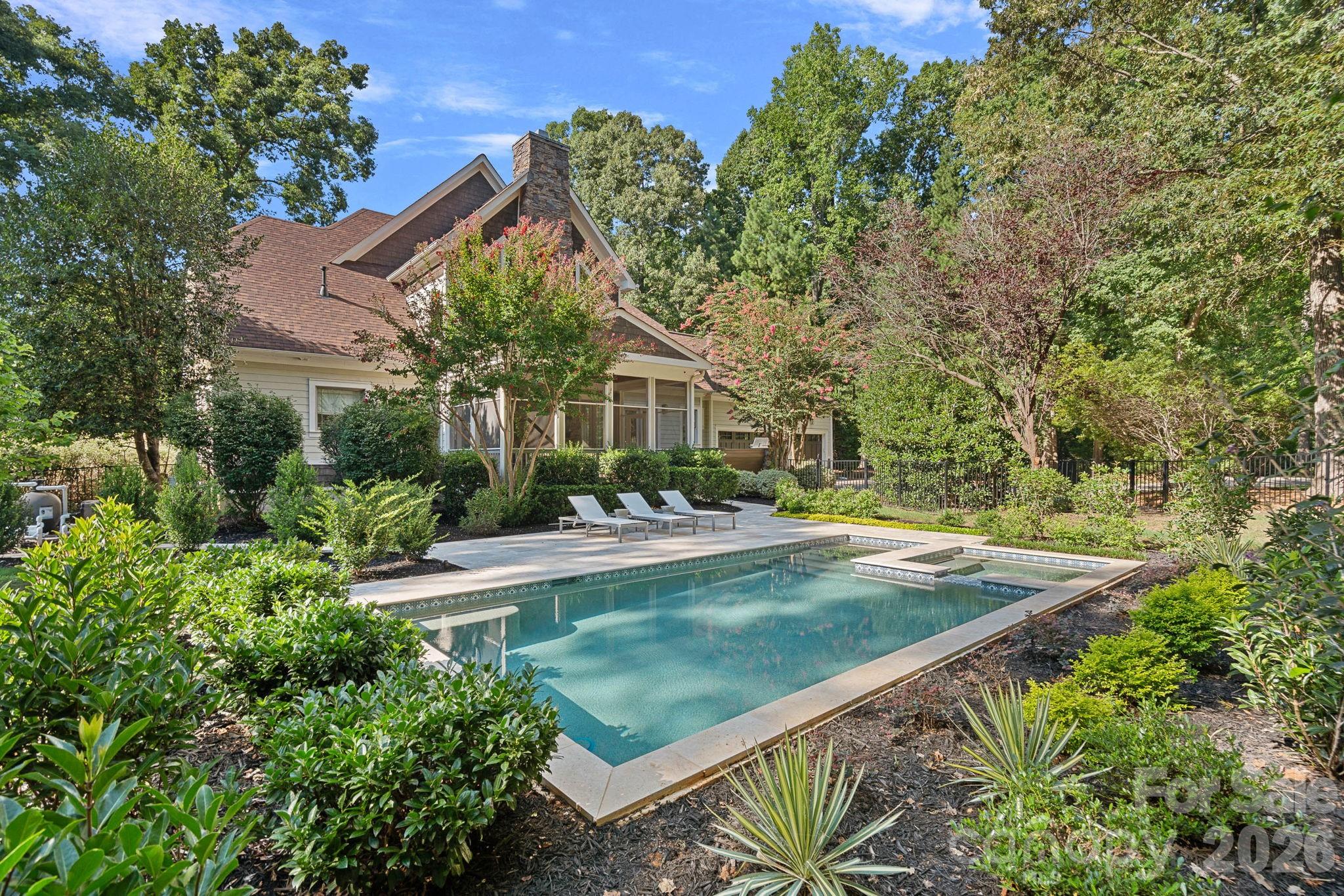 157 Dedham Loop