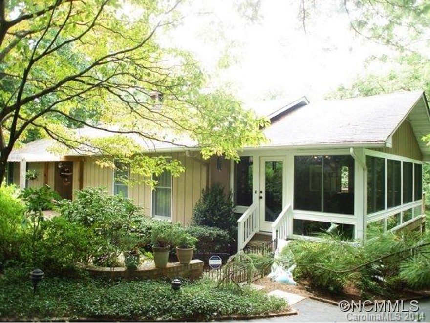 ABSOLUTELY AMAZING! MUST SEE TO APPRECIATE! TRULY IMPRESSIVE! PRIV. PARK-LIKE SETTING SURROUNDS THIS TOTALLY UPDATED HOME. RELAX UNDER FRONT PERGOLA, ON HUGE BACK DECK, OR IN 25X12 SUNRM OVERLOOKING LUSH LANDSCAPING. UPDATED KITCHEN W/LEATHER FINISH GRANITE COUNTERS, STACKED GRANITE BACKSPLASH & SS APPLI. REMODELED BATHS. 1/2 BA CAN BE CONVERTED BACK TO FULL BA. LAUN. HOOKUPS IN KIT. CLOS. & LL. 2 GAS FP. 2 MSTR STES. ARTISTIC TOUCHES THRUOUT!