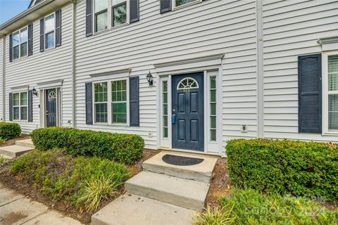 A home in Pineville