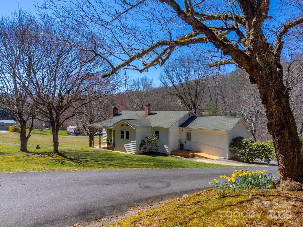 809 Locust Creek Road