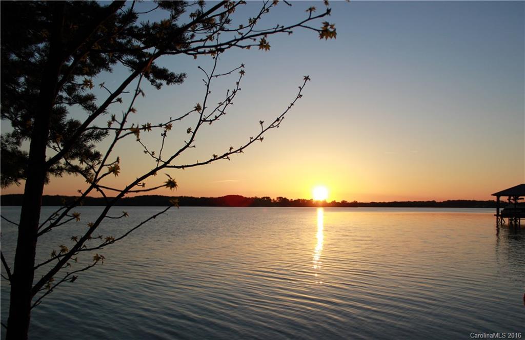 The Peninsula - Land