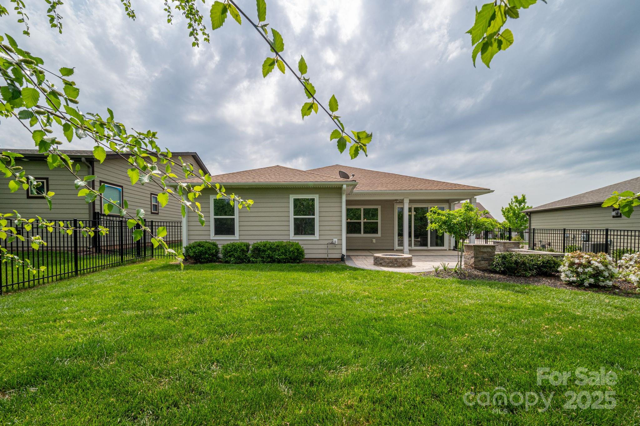 286 Hemlock Bluff Court