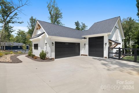 A home in Hendersonville