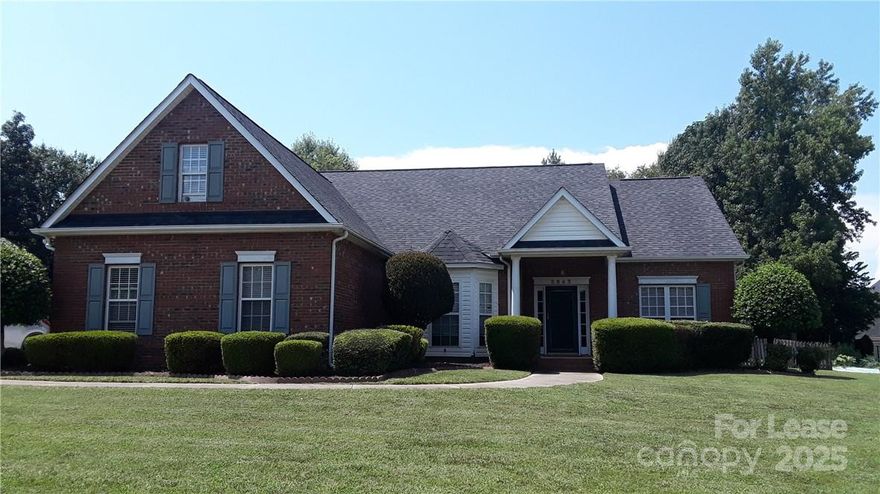 Close to popular Gaston Day School and Gastonia Country Club.  Great Brick Home with split bedroom floor plan with 10 foot ceilings at great room and formal dining, attached Double Car Sideload Garage with Workshop space, with Fenced rear yard, Washer and Dryer included, Very large Great Room with Gas log Fireplace, Heated and cooled Florida Room, Master Bedroom Suite has 9 foot ceilings, includes 7 piece bath including Garden Tub, Double Vanities, Oversize Shower, separate Toilet closet, Spacious Walk-in Closet. Preparations are scheduled for Feb 23rd., Move-in ready scheduled for March 1st., Great Location with conveniences close by with major quality restaurants, and grocery stores.