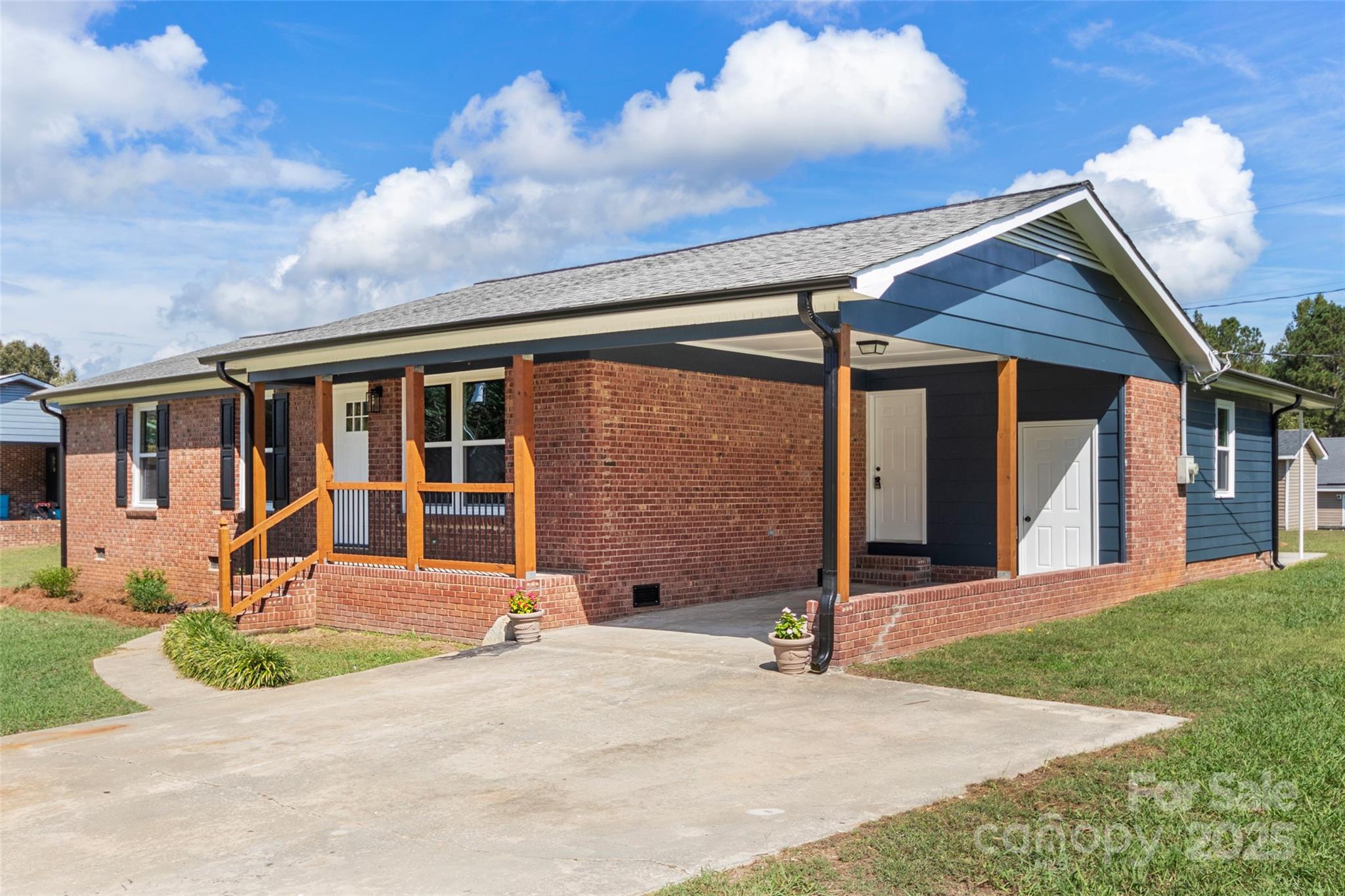 2525 Oxford Circle