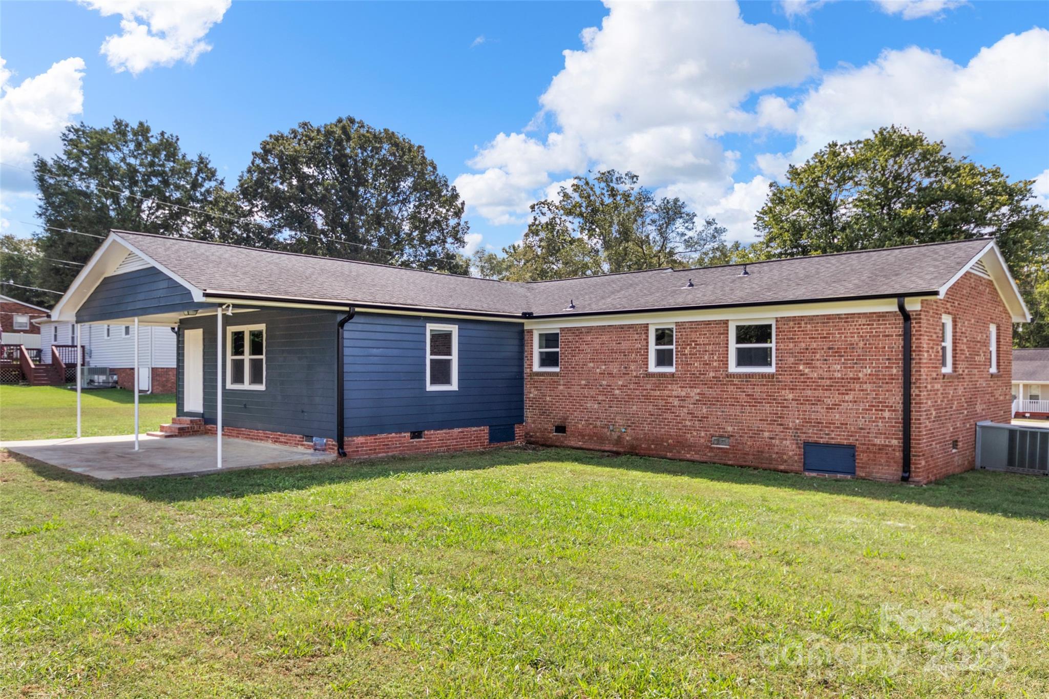 2525 Oxford Circle