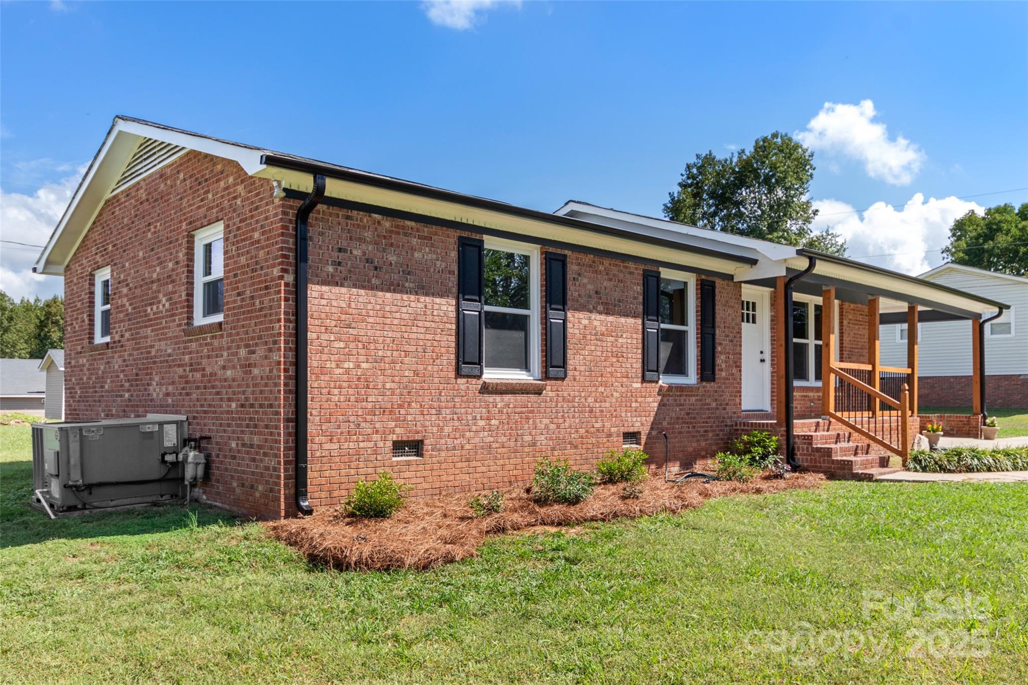 2525 Oxford Circle