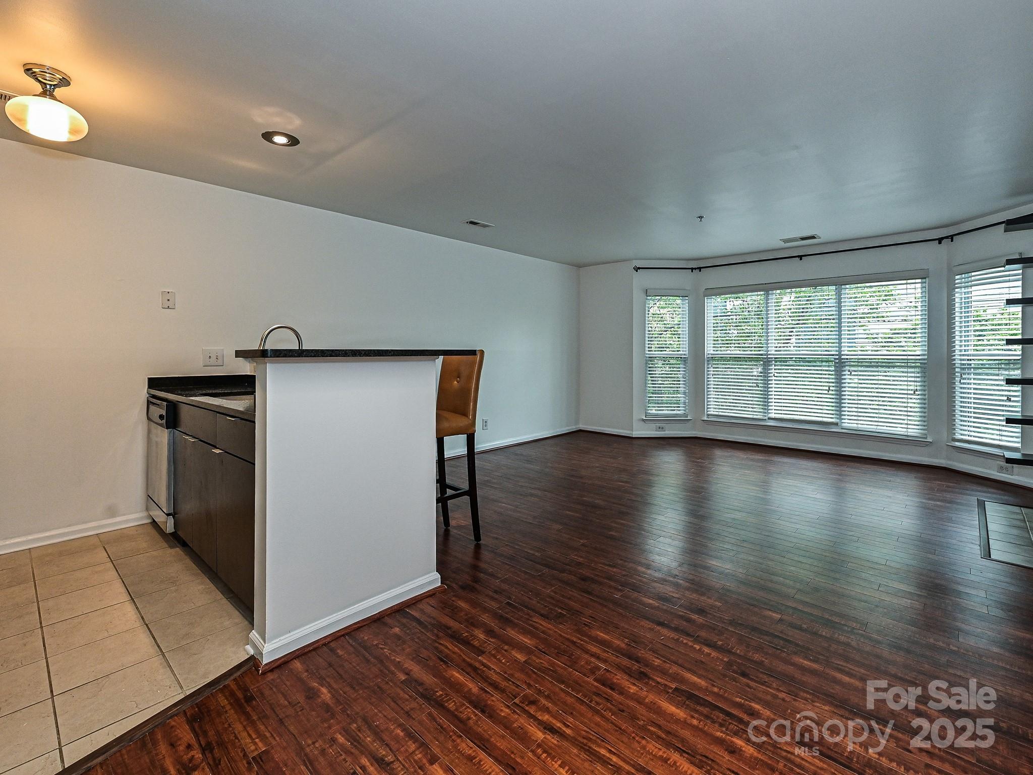 521 N Graham Street 2B