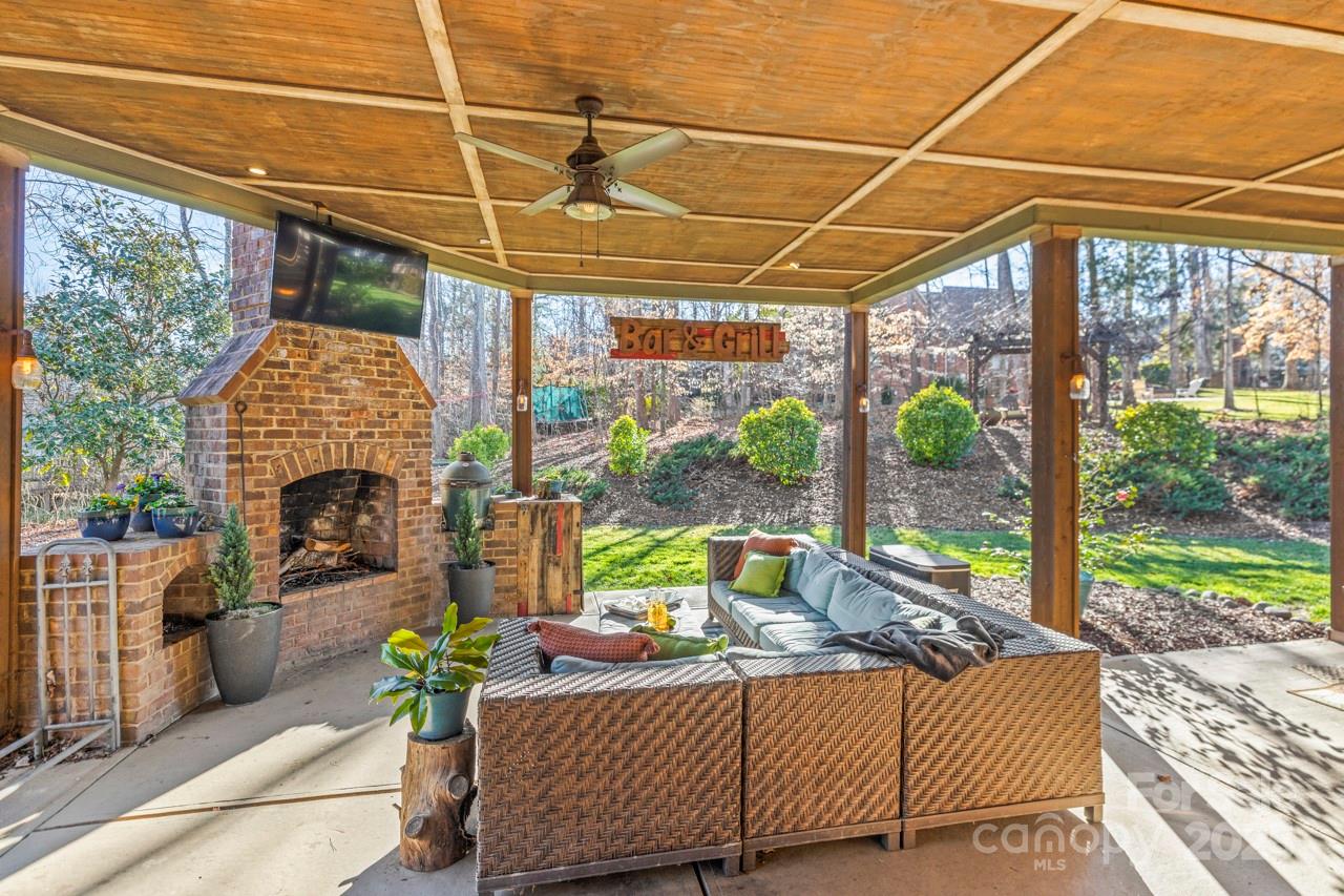 Treetops At Cowans Ford - Residential