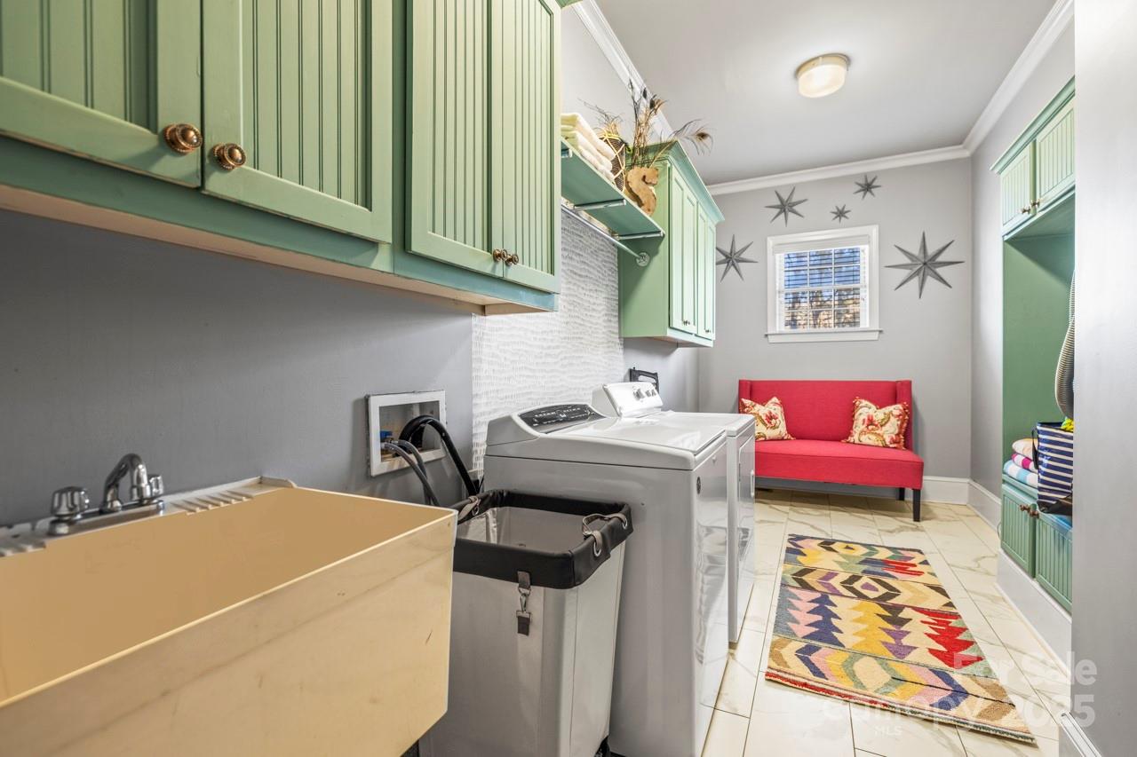 Treetops At Cowans Ford - Residential