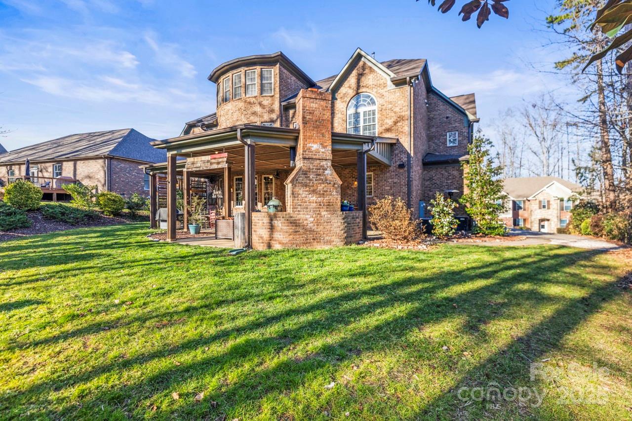 Treetops At Cowans Ford - Residential