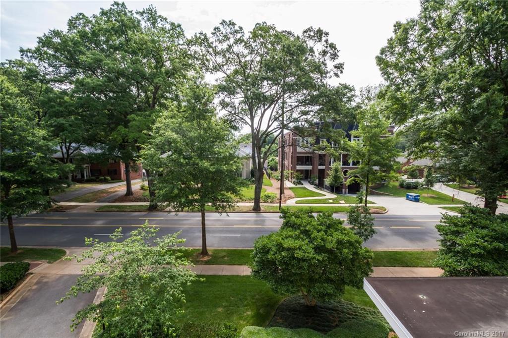 Queens Oaks - Residential