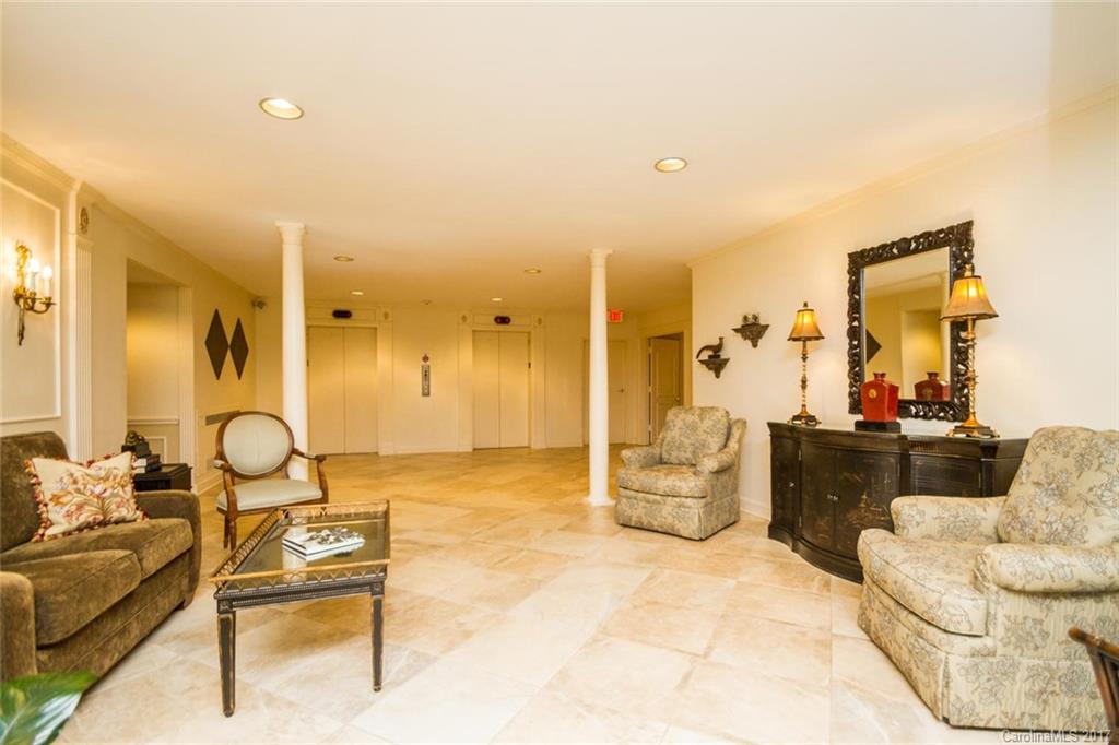 Queens Oaks - Residential