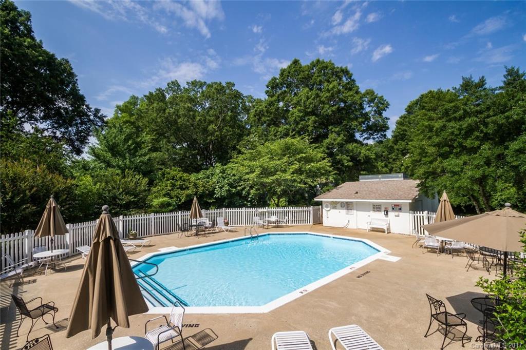 Queens Oaks - Residential