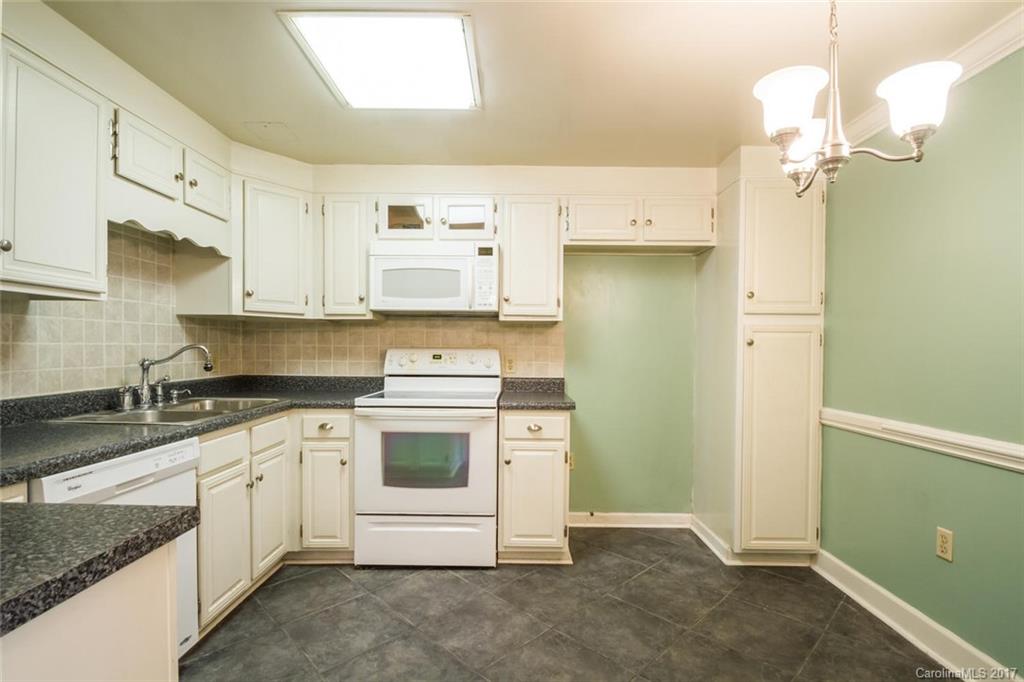 Queens Oaks - Residential