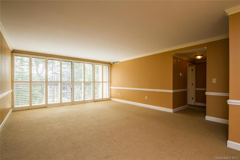 Queens Oaks - Residential