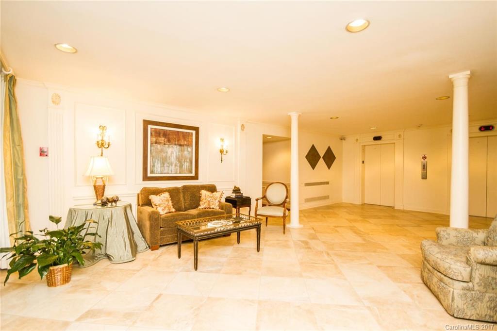 Queens Oaks - Residential