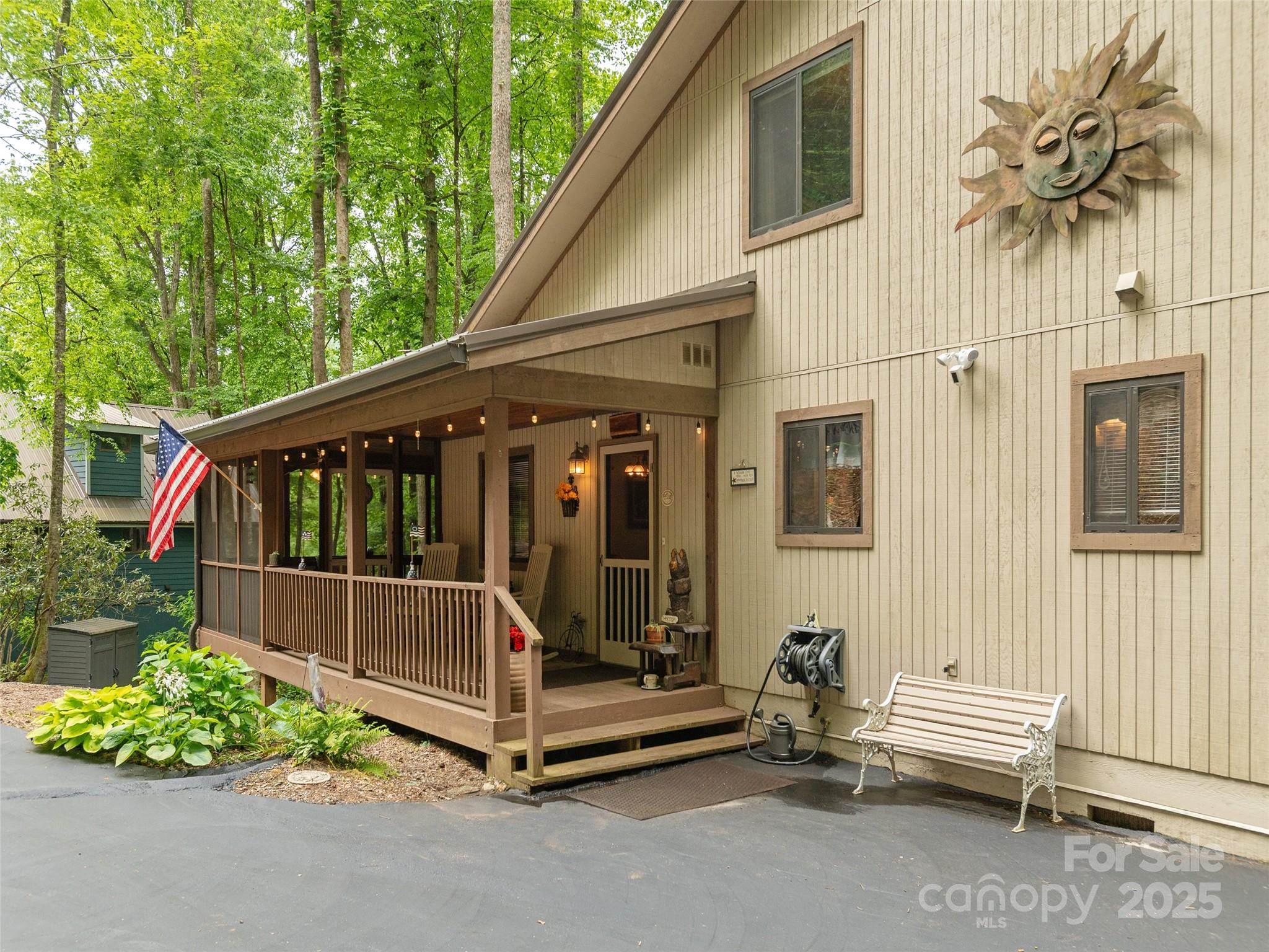 141 Creekside Drive