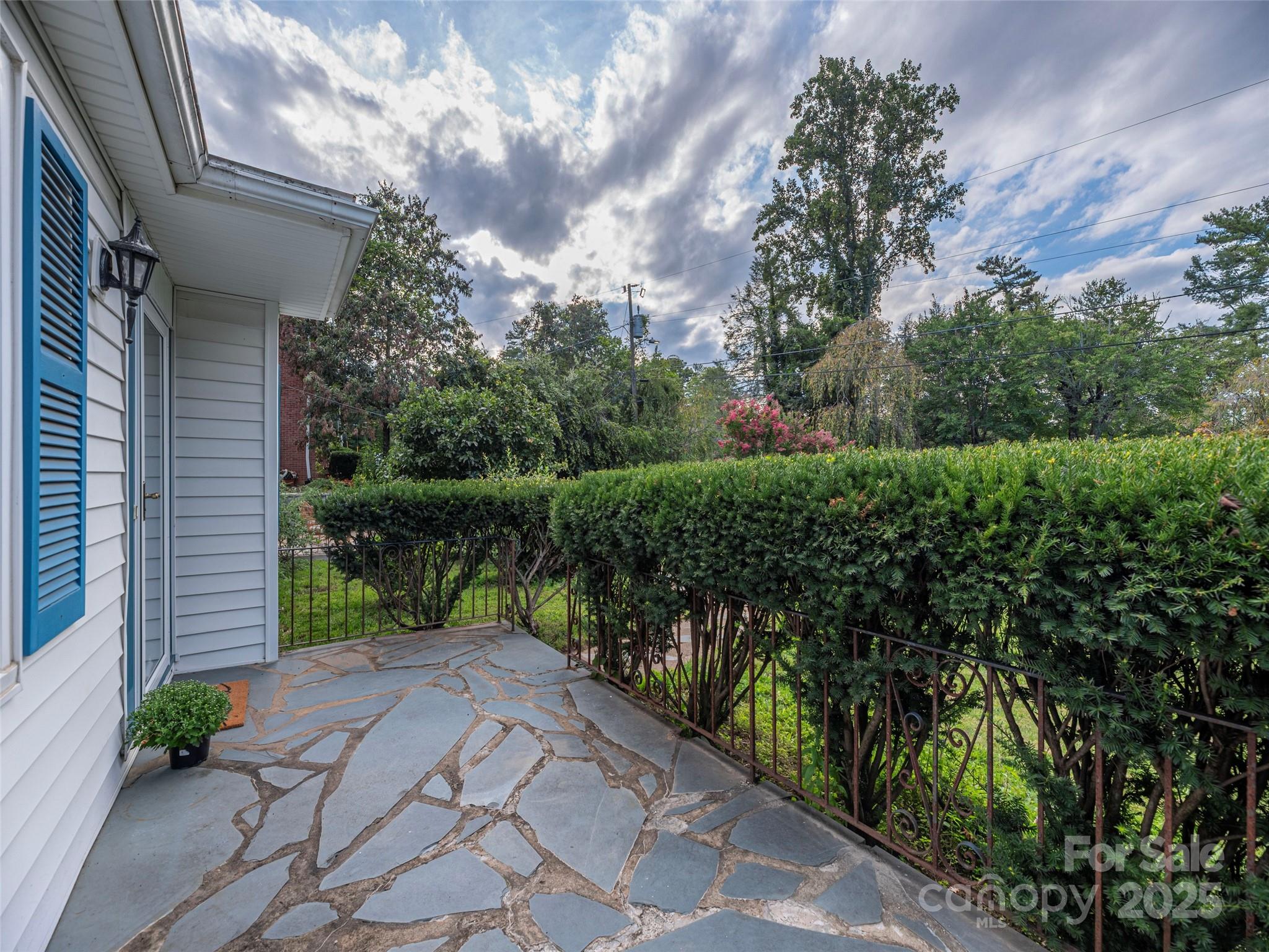 3 Forestdale Drive