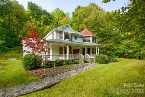 Single Family Residence in Brevard NC 5580 Greenville Highway.jpg