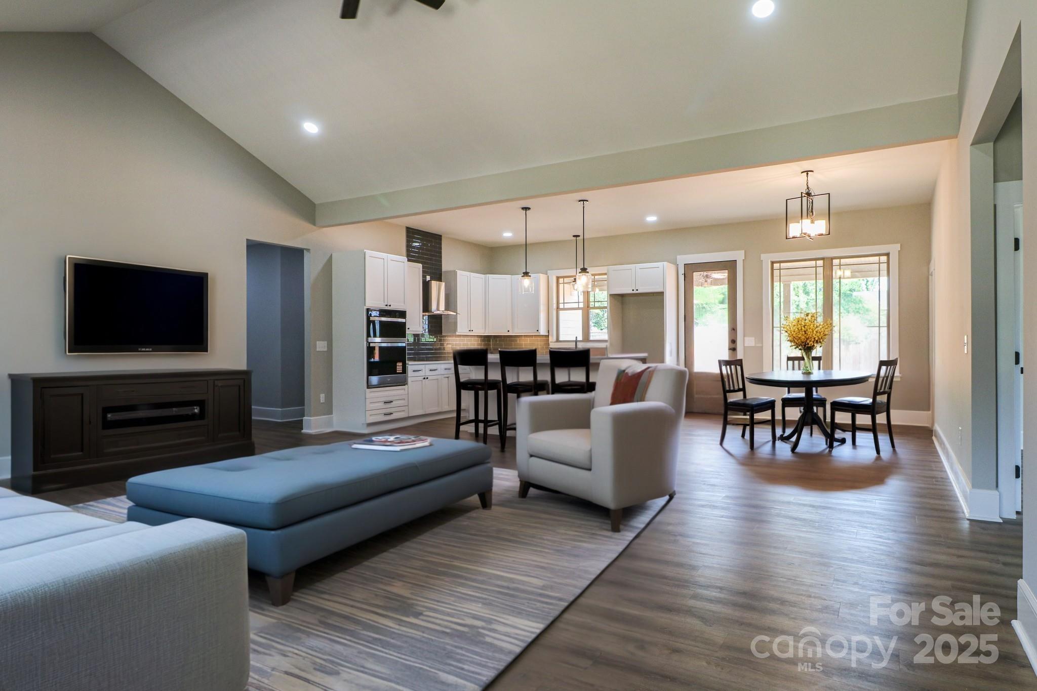 1070 Castle Mill Lane