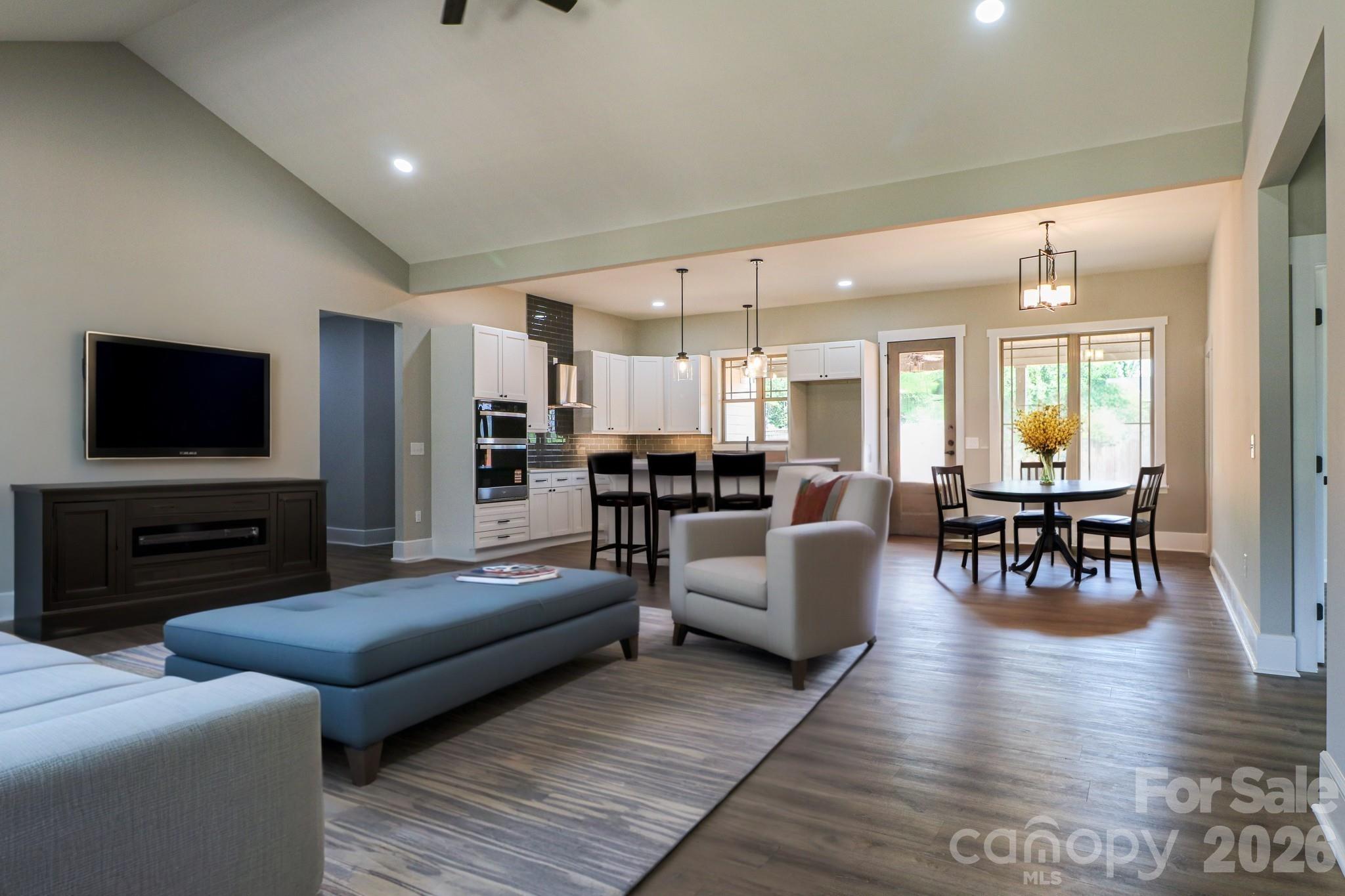 1070 Castle Mill Lane