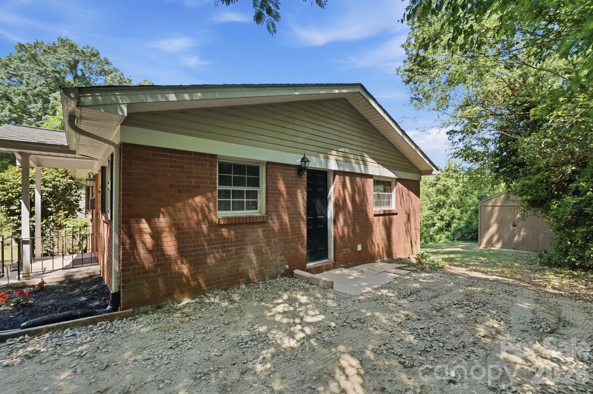 153 American Avenue NE